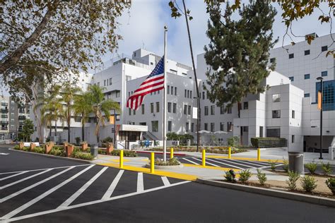 Glendale memorial hospital - Dr. Kyoo S. Ro is a neurosurgeon in Glendale, California and is affiliated with multiple hospitals in the area, including Adventist Health Glendale and Glendale Memorial Hospital and Health Center ...